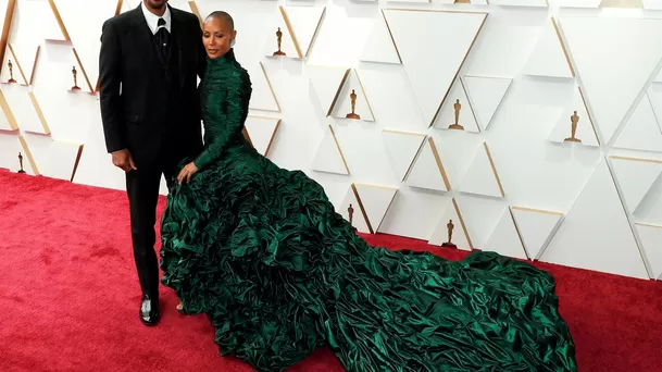 Will Smith y Jada Pinkett Smith posan en la alfombra roja a su llegada a la entrega de los Premios Óscar hoy, en el Teatro Dolby de Los Ángeles, California (EE.UU.).  EFE/EPA/DAVID SWANSON