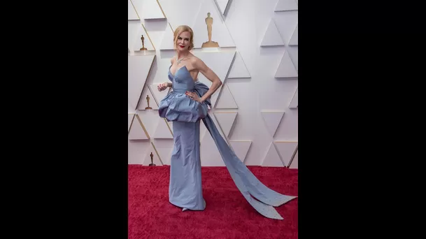  Nicole Kidman posa en la alfombra roja a su llegada a la entrega de los Premios Óscar hoy, en el Teatro Dolby de Los Ángeles, California (EE.UU.). EFE/ Javier Rojas