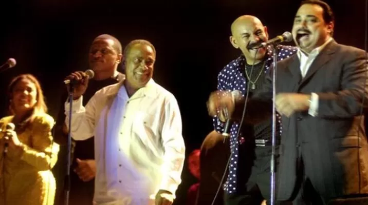 Óscar D’León y Gilberto Santa Rosa le dan el último adiós a ‘Cheo’ Feliciano Óscar D’León y Gilberto Santa Rosa le dan el último adiós a ‘Cheo’ Feliciano