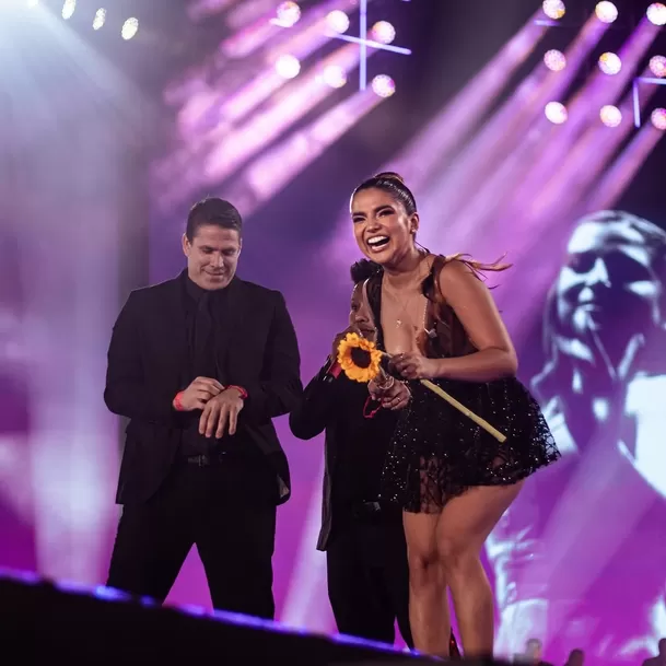 Paco Bazán y Susana Alvarado se lucieron cariñosos en discoteca. Foto y video: Instagram/@pacobazan Paco Bazán y Susana Alvarado se lucieron cariñosos en discoteca. Foto y video: Instagram/@pacobazan