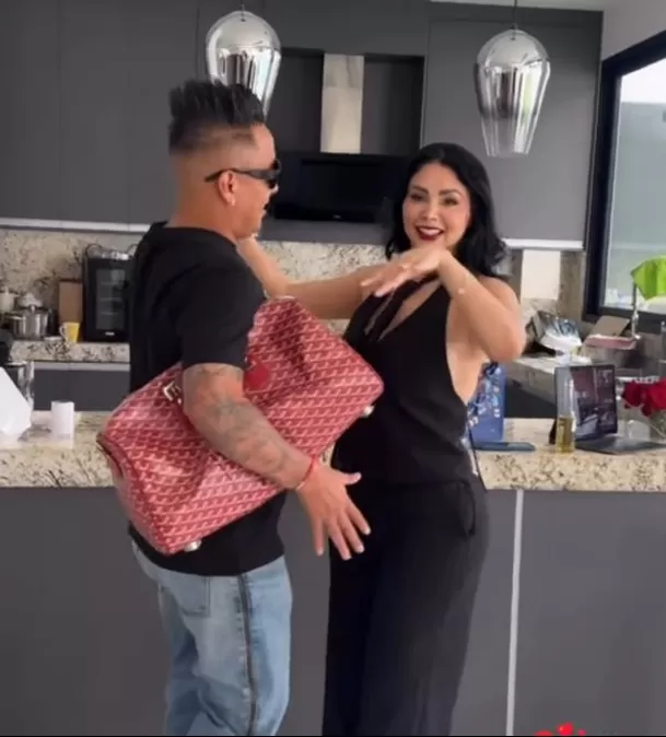 Pamela Franco soprendió a Cueva con detalle romantico: "Hasta el fin del mundo" / Captura video Pamela Franco soprendió a Cueva con detalle romantico: "Hasta el fin del mundo" / Captura video