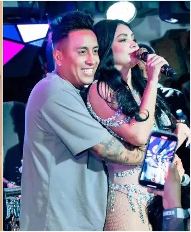 Pamela Franco y Christian Cueva fueron captados juntos en el aeropuerto y luego se lucieron protagonizando románticas imágenes durante su viaje. Video: Instagram  @pamelafrancoviera