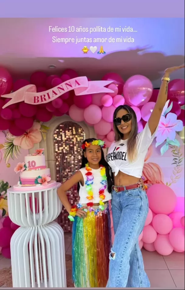 Pamela López celebrando los 10 años de su hija. Fuente: Instagram