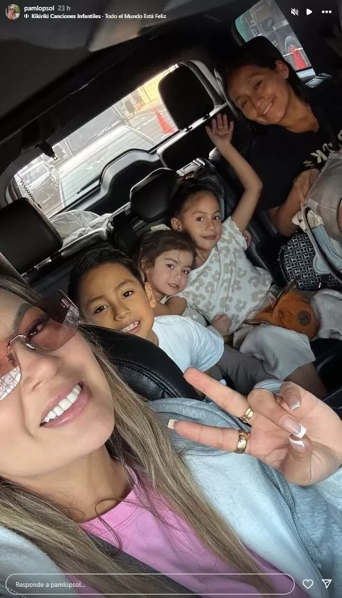 Pamela López junto a sus hijos y Almudena, la hija de Ivana Yturbe. Fuente: Instagram Pamela López junto a sus hijos y Almudena, la hija de Ivana Yturbe. Fuente: Instagram