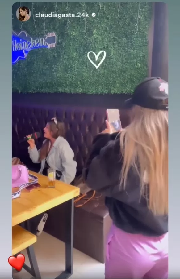 Pamela López pasó una tarde de karaoke junto a su hija Fabianna y su mejor amiga Claudia Gastañadui. Fuente: Instagram