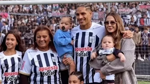 Paolo Guerrero entrenó en Alianza Lima con su hijo