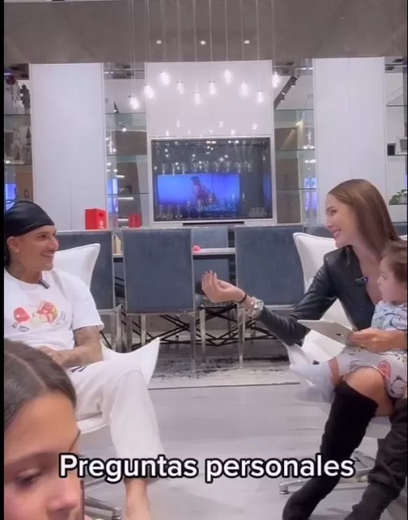 Ana Paula Consorte sometió a un improvisada entrevista a su novio Paolo Guerrero para su canal de YouTube/Foto:Instagram 