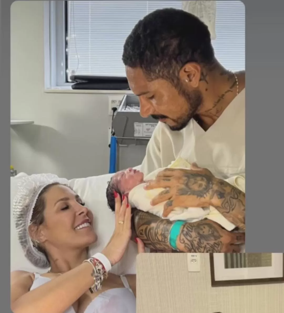 Ana Paula Consorte y Paolo Guerrero junto a su segundo hijo Giussepe Paolo. Fuente: Instagram