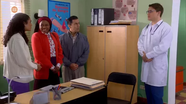 Padres de July la avergonzaron frente a Francisco. Fuente: AméricaTV Padres de July la avergonzaron frente a Francisco. Fuente: AméricaTV