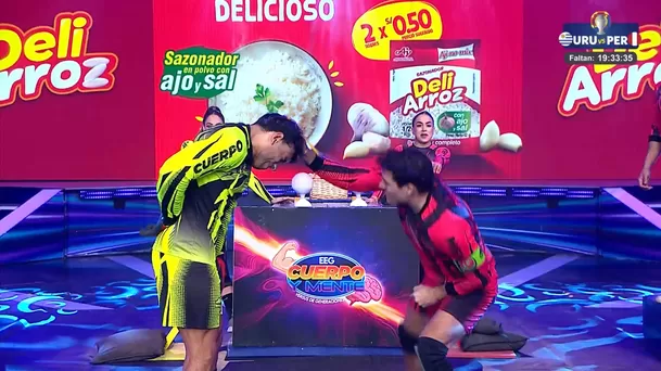 Patricio Parodi casi ‘desnuca’ a Said Palao con tremendos huevazo. Fuente: AmérocaTV Patricio Parodi casi ‘desnuca’ a Said Palao con tremendos huevazo. Fuente: AmérocaTV