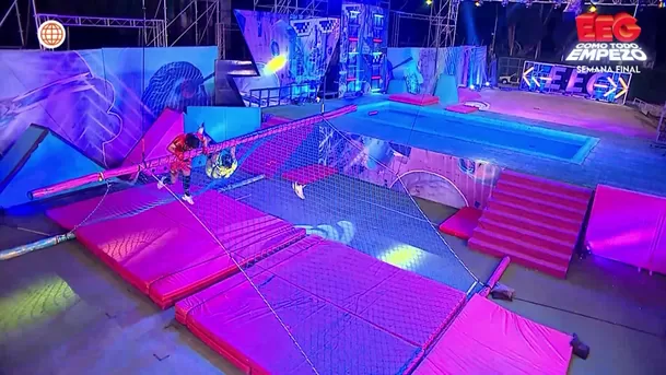 Patricio perdió la zapatilla en pleno juego y jugó descalzó hasta ganar / AméricaTV Patricio perdió la zapatilla en pleno juego y jugó descalzó hasta ganar / AméricaTV