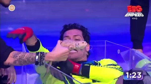 Patricio entró en pánico y gritó durante reto con reptiles. Fuente: AméricaTV