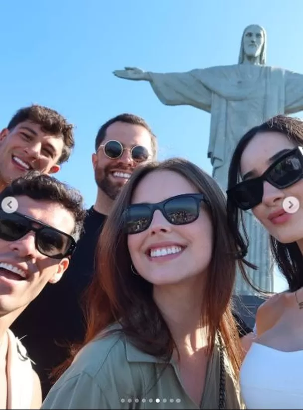 El 'guerrero' y el exchico reality viajaron a Brasil por Fiestas Patrias y, además de recorrer distintos destinos turísticos, fueron captados compartiendo con dos jóvenes