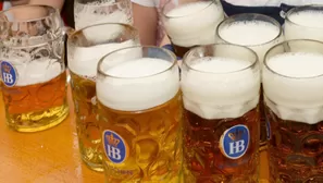 Beber cerveza causa muchas ganas de ir al baño ¿por qué? Foto: EFE