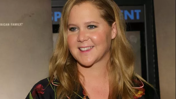 Amy Schumer quiere que el presidente de Ucrania asista a los premios Oscar.