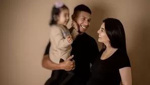 Oreja Flores y Ana Siucho acompañaron a su hija mayor en su primer día de clases / Instagram