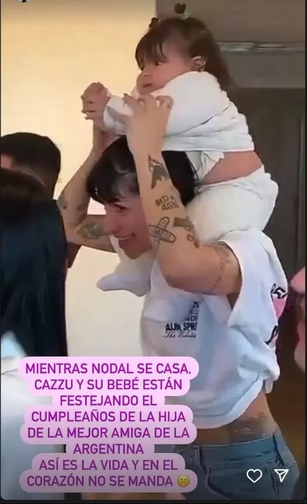 Cazzu e Inti en el cumpleaños número 8 de la pequeña Shaina hija de la mejor amiga de Julieta/Foto: Instagram