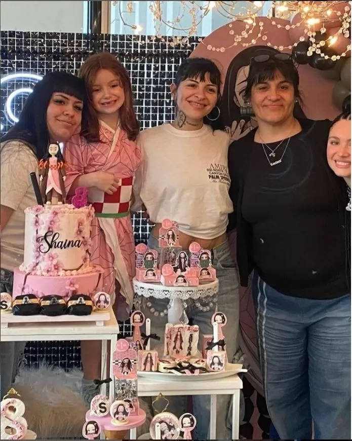 Mientras acontecía la boda de Nodal y Ángela, Cazzu asistió con su hija Inti al cumpleaños de la hija de su mejor amiga Joaquina Llerena/Foto: Instagram