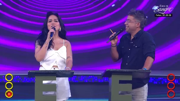 Daniela Darcourt dio clases de canto a Raúl Carpena. Fuente: AméricaTV Daniela Darcourt dio clases de canto a Raúl Carpena. Fuente: AméricaTV