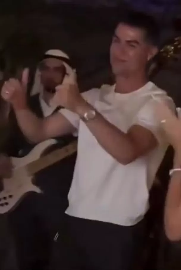 Cristiano Ronaldo cumplió 40 años y realizó una fiesta privada que contó con la actuación de Rauw Alejandro / Captura Cristiano Ronaldo cumplió 40 años y realizó una fiesta privada que contó con la actuación de Rauw Alejandro / Captura