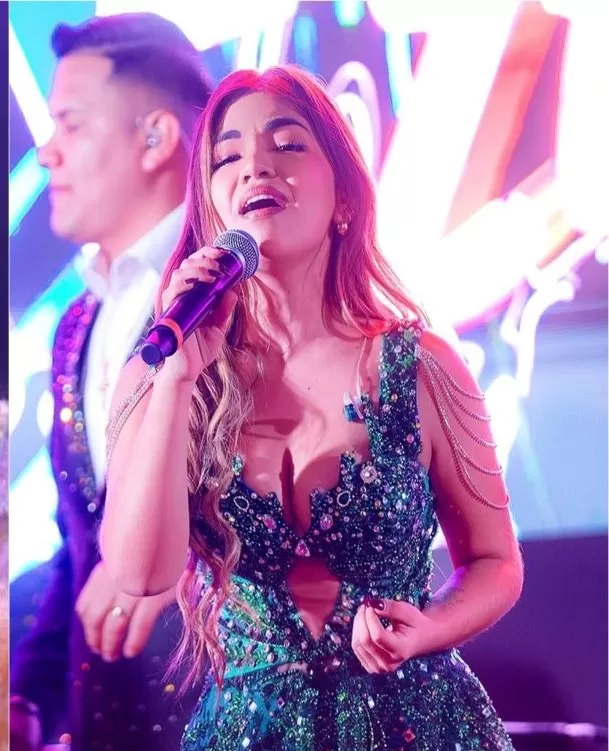 Rebeca Escribens llegó a El Reventonazo de la Chola y coincidió con Naldy Saldaña, protagonizando un momento cargado de emoción. Foto: IG @saldananaldy Rebeca Escribens llegó a El Reventonazo de la Chola y coincidió con Naldy Saldaña, protagonizando un momento cargado de emoción. Foto: IG @saldananaldy