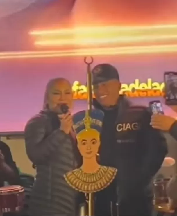 Recuerdan cuando Cueva le declaró su amor a Marisol. Foto: TikTok