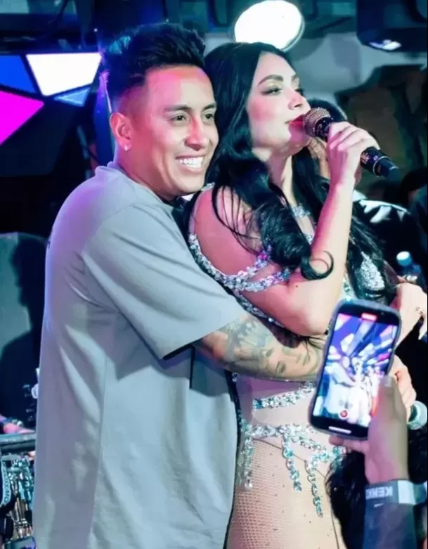 La cantante fue consultada por los rumores sobre su relación con Christian Cueva y aseguró que el tiempo demostrará si realmente están hechos el uno para el otro. Video: América TV