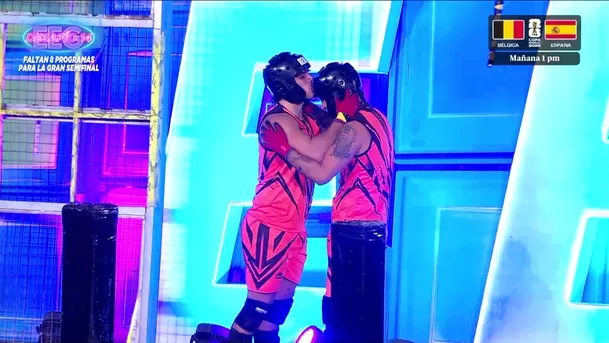 Renato Rossi sorprendió a Paul Michael con emotivo abrazo y beso tras eliminarlo de EEG / AméricaTV Renato Rossi sorprendió a Paul Michael con emotivo abrazo y beso tras eliminarlo de EEG / AméricaTV