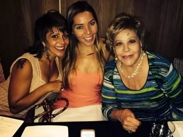 Frida Sofía junto a su madre Alejandra Guzmán y su abuela Silvia Pinal. Fuente: Instagram