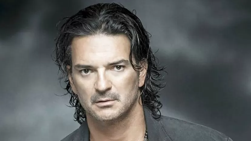 Ricardo Arjona: Fanática se quitó la ropa en pleno concierto