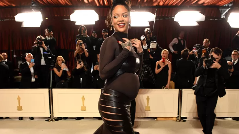 Rihanna fue captada comprando ropa para recién nacidos ¿Reveló el género de su bebé?