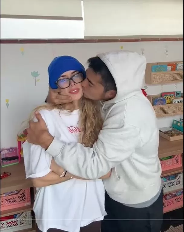Rodrigo Cuba se luce cariñoso con Ale Venturo y la llama ‘mi amor’ en video. Fuente: Tiktok