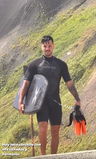 Anthony Aranda pasó un día de playa junto a su familia. Fuente: Instagram