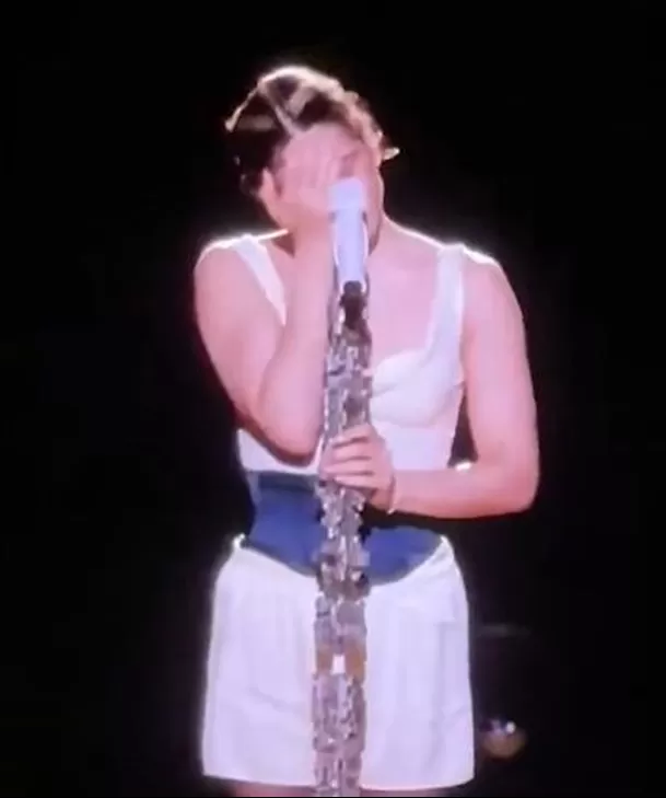 Rosalía realizó su primer concierto en Argentina luego de la polémica surgida por repostear un video en contra de dicho país / Captura