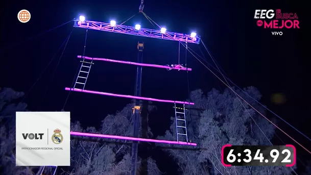Rosángela Espinoza cumplíó reto de altura. Fuente: AméricaTV Rosángela Espinoza cumplíó reto de altura. Fuente: AméricaTV
