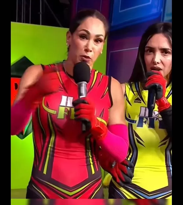 La ‘Chica Selfie’ sacó pecho por su título universitario y lanzó fuertes indirectas tras los comentarios de Melissa Loza sobre su carrera. Foto: EEG