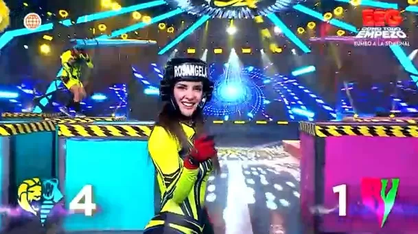 Al anotar el punto decisivo, Rosángela no dudó en realizar la acrobacia como muestra de alegría.