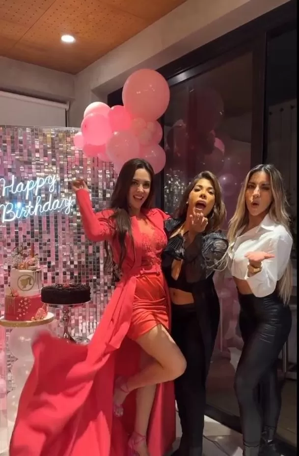 Karen Dejo y Gabriela Herrera, fueron algunas de las invitadas a la fiesta por el cumpleaños de Rosángela / Foto: IG Rosángela Espinoza