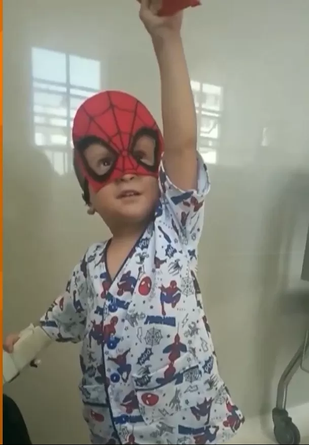 El pequeño Ian tiene 4 años y está librando una batalla contra la Leucemia/Foto: Más Espectáculos