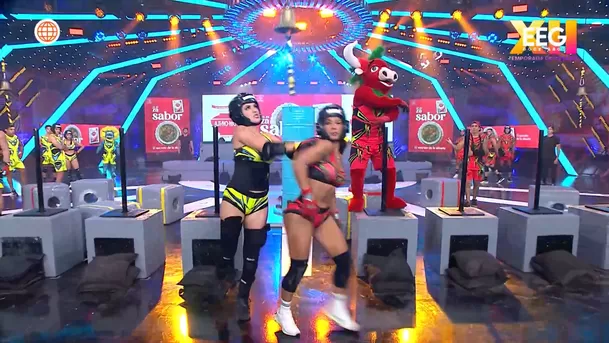 Rosángela Espinoza dio fuerte empujón a Karen Dejo en plena competencia. Fuente: AméricaTV