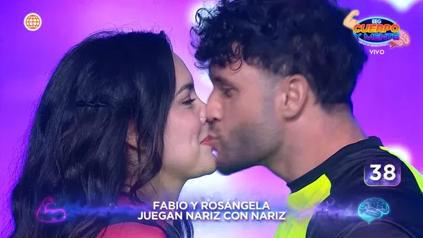 Rosángela Espinoza enfureció con Fabio Agostini tras robarle apasionado beso. Fuente: AméricaTV