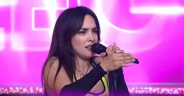 La 'Chica selfie' no dudó en enfrentar a Melissa Loza y Karen Dejo. Foto: América TV