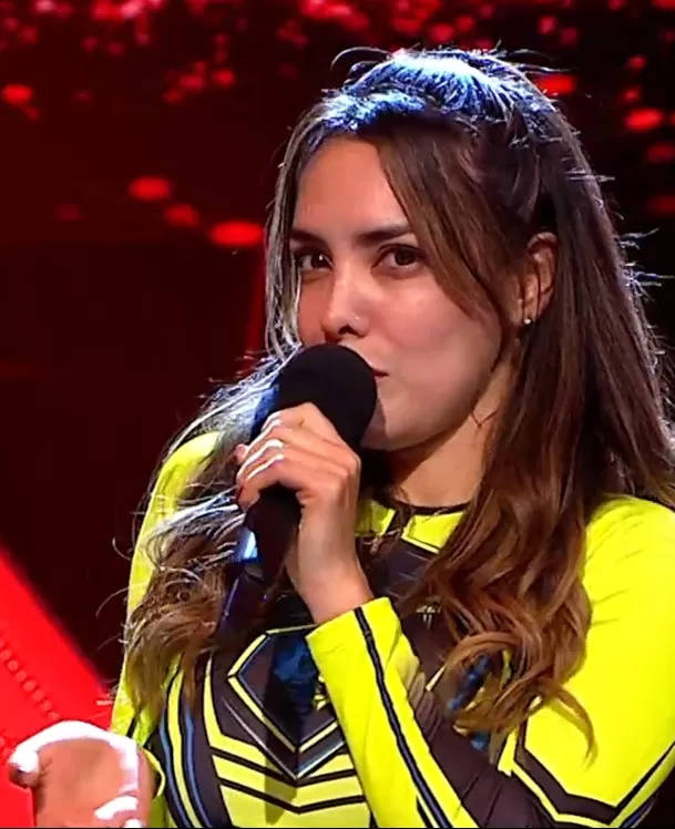 Rosángela Espinoza no esquivó la pregunta sobre Jerí. Foto: América TV Rosángela Espinoza no esquivó la pregunta sobre Jerí. Foto: América TV