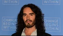 Humorista británico Russell Brand fue acusado de agresiones sexuales. Fuente: AFP