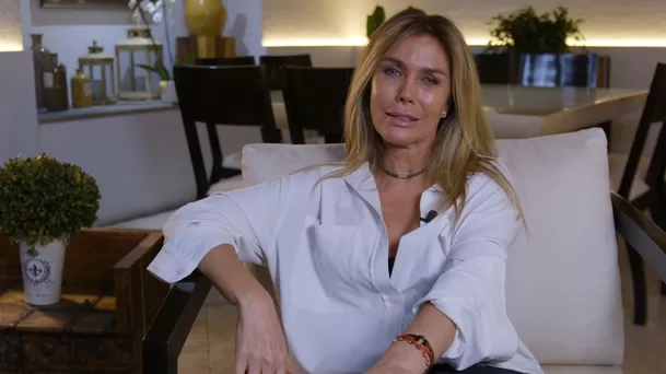 Sabine Moussier explicó que la incomodidad y vergüenza la hicieron reaccionar con una sonrisa./TVNovelas