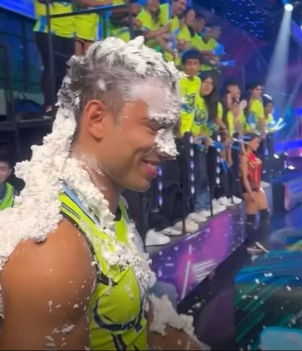 Said Palao recibió 'tortazos' de los competidores de 'Esto es Guerra' por su cumpleaños / Captura