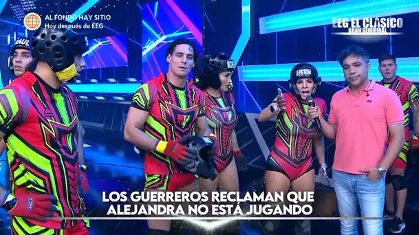 Alejandra se defendió del reclamo de los combatientes. Fuente: AméricaTV