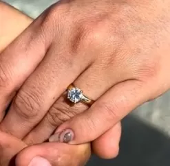 Este es el anillo de compromiso que Said Palao le entregó a Alejandra Baigorria como símbolo de amor eterno/Foto: Instagram