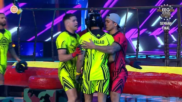 Said Palao ‘pechó’ a Leandro tras recibir fuerte empujón y tuvieron que separarlos. Fuente: AméricaTV