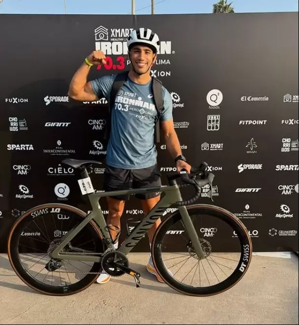 Tras vivir un desafiante momento en triatlón, Said Palao recordó a su esposa y mandó mensaje. Foto: Instagram